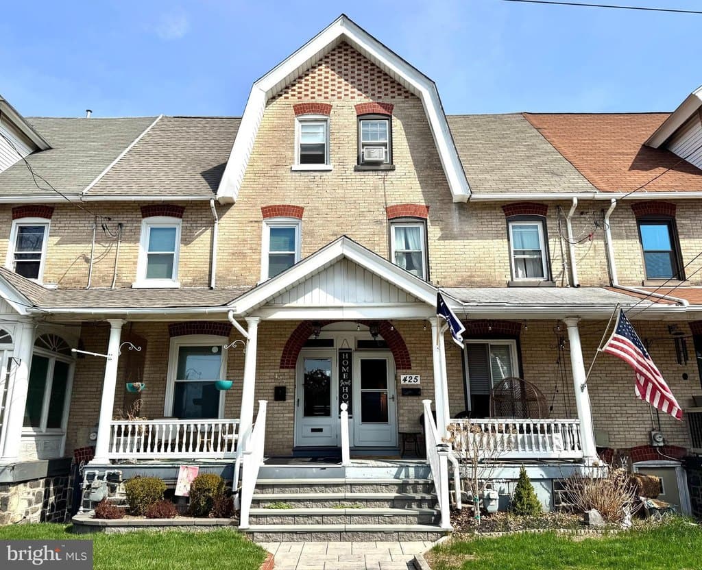 425 Juniper St