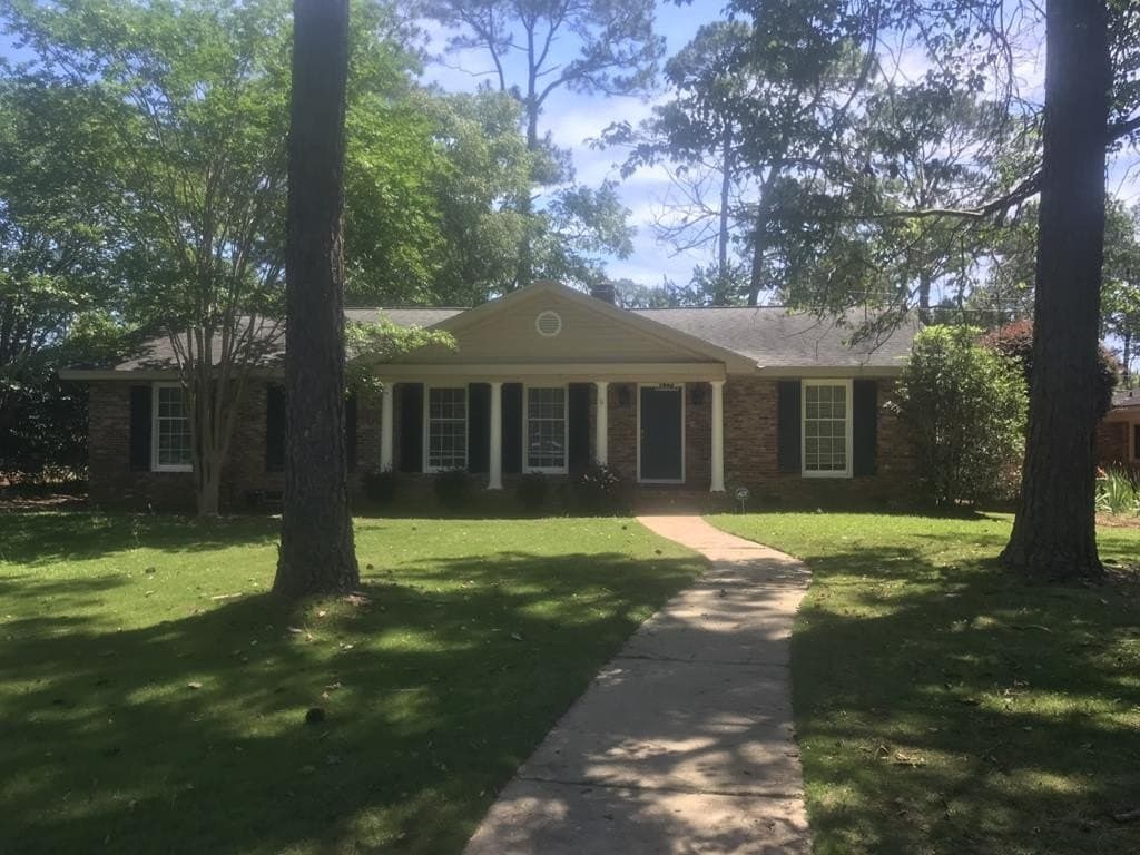 1906 Robinhood Rd