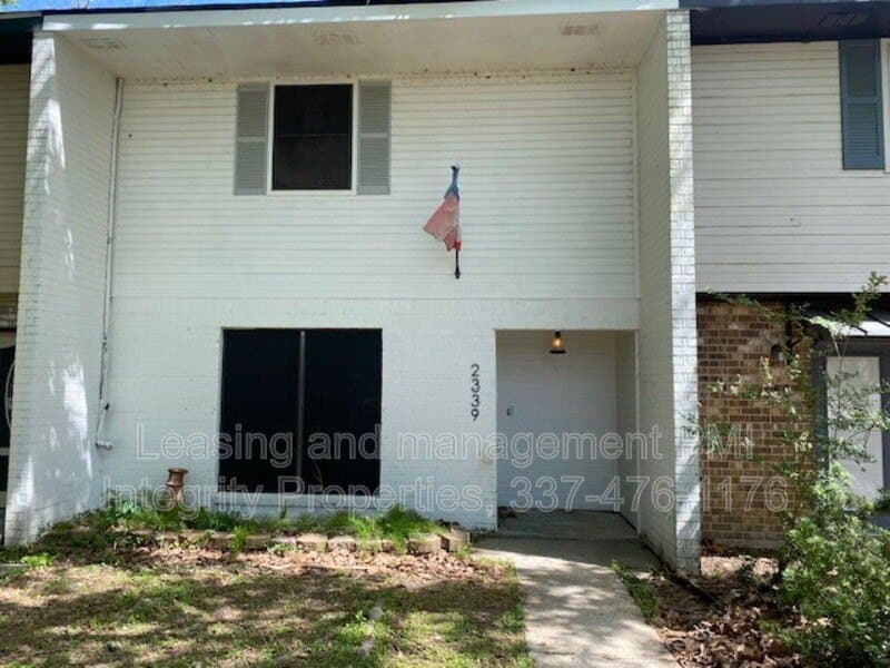 2339 Robley Dr