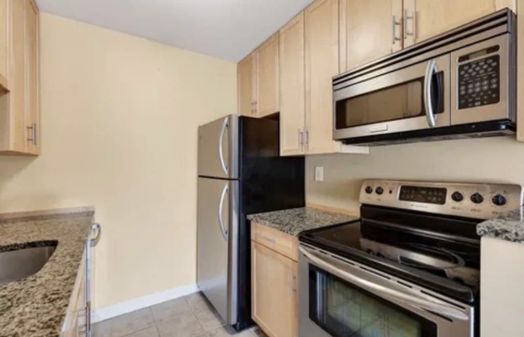 148 Breakwater Dr Unit 201