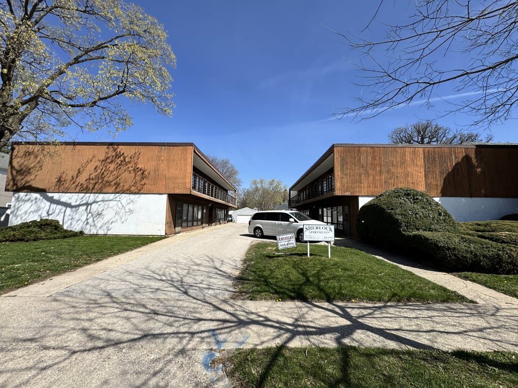 220 3rd St NE Apt 1