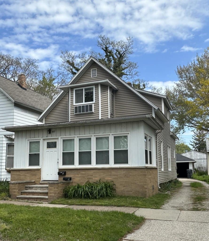 537 Winchester Ave Unit Upper