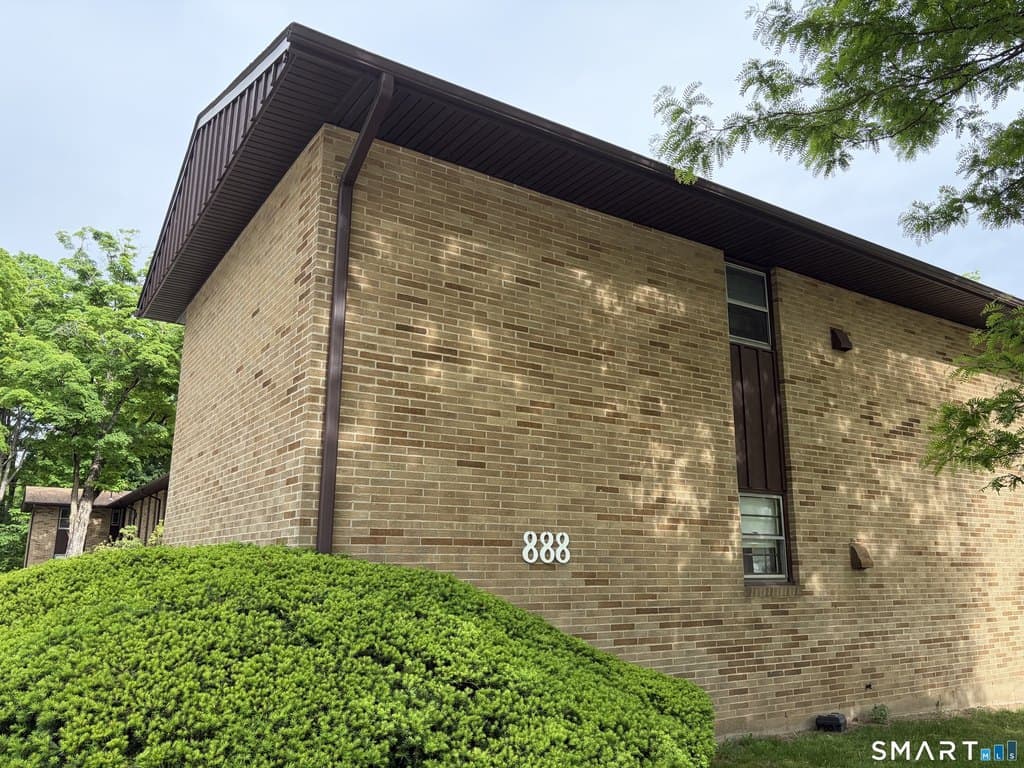 888 Main St Apt 2F