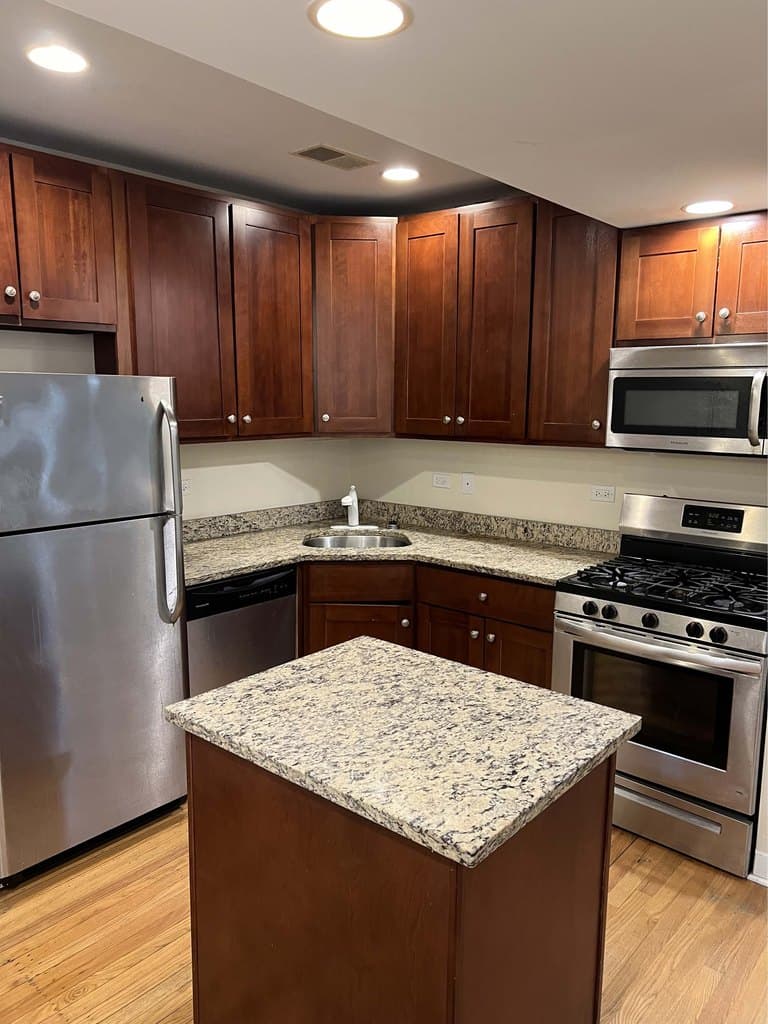 412 School St Apt 3B