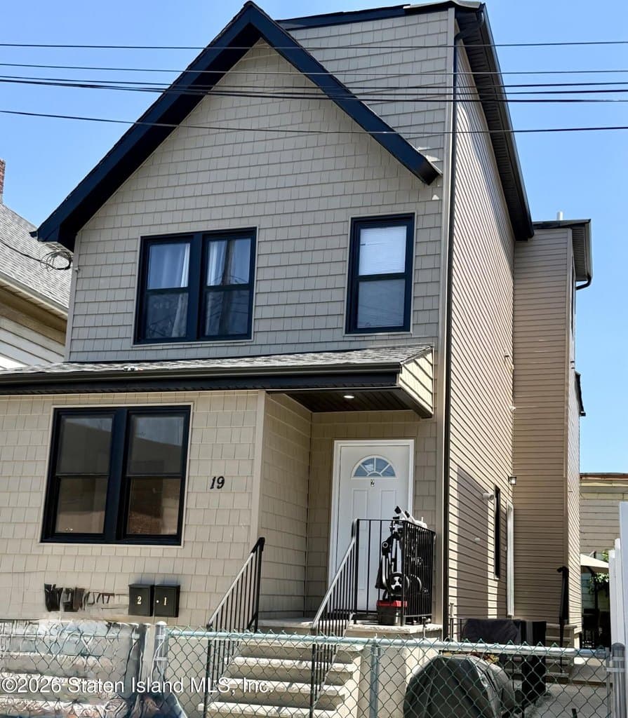 19 Tompkins Ct