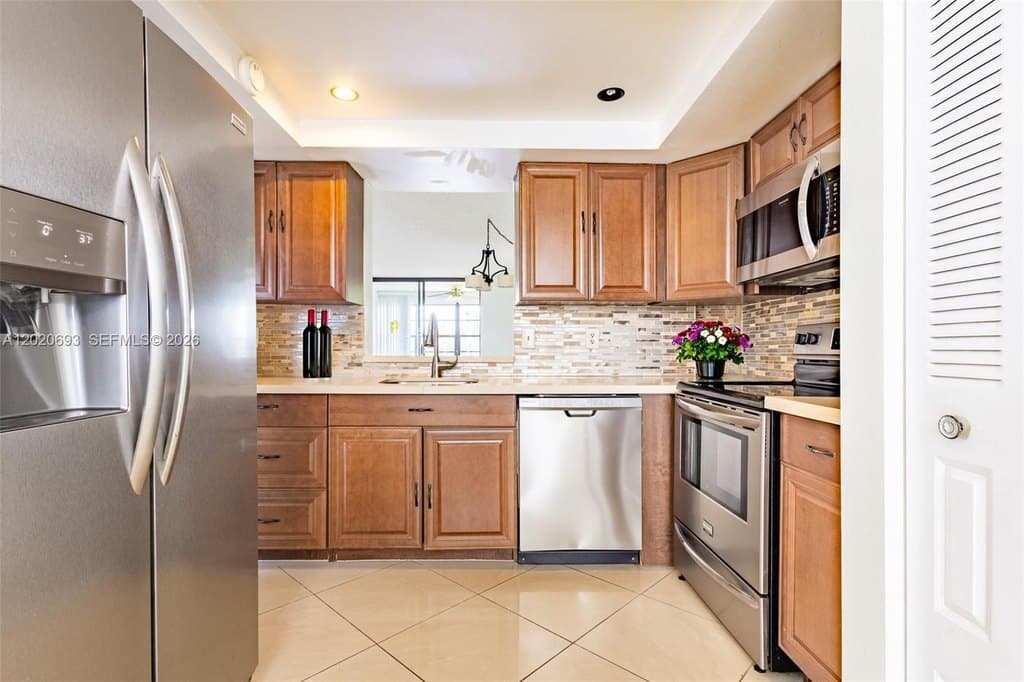 7350 NW 18th St Apt 206