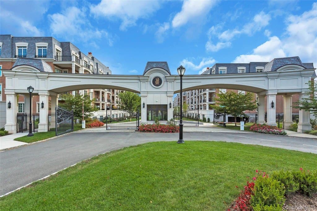 3000 Royal Ct Unit 3211