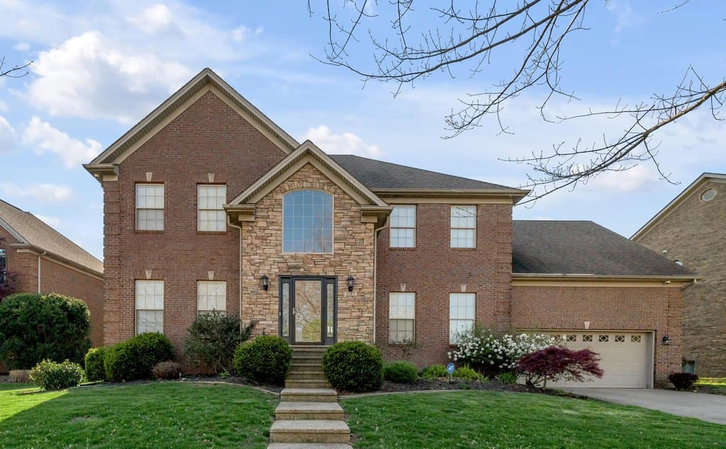 2185 Roswell Dr