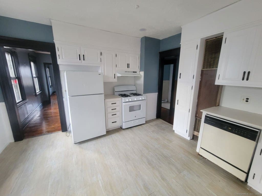 73 Lounsbury St Unit 3