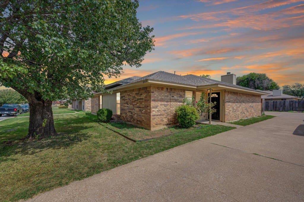 2319 Indigo Ln