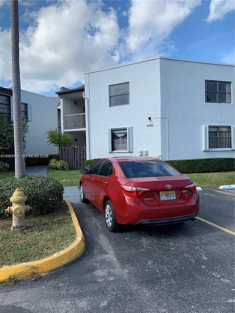 9445 Fontainebleau Blvd Apt 201