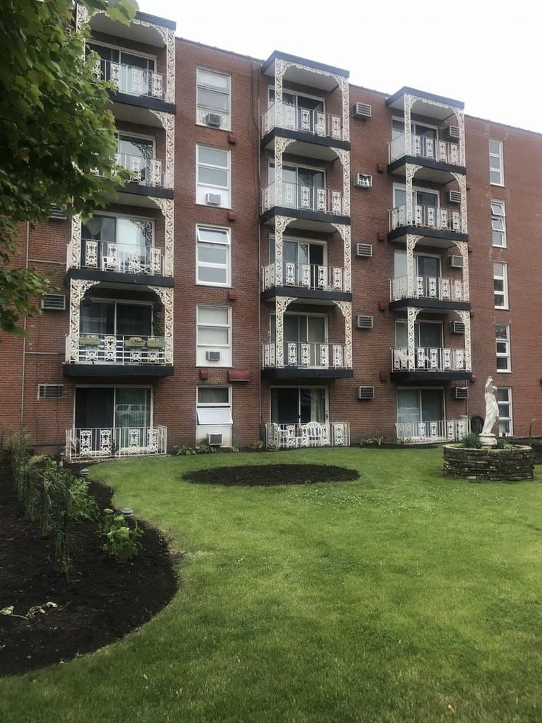 6490 N Northwest Hwy Apt 3B