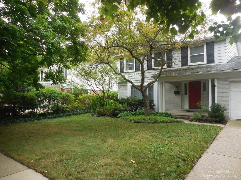3253 Lockridge Dr