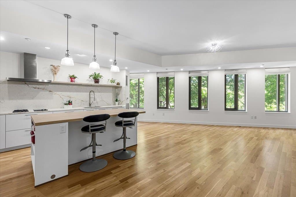 1313 Washington St Apt 204