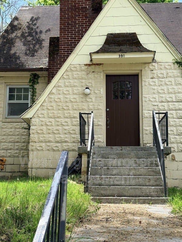 102 Temple St
