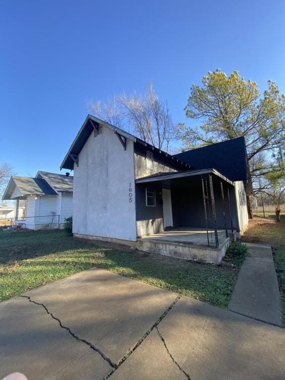 1605 S Aetna St