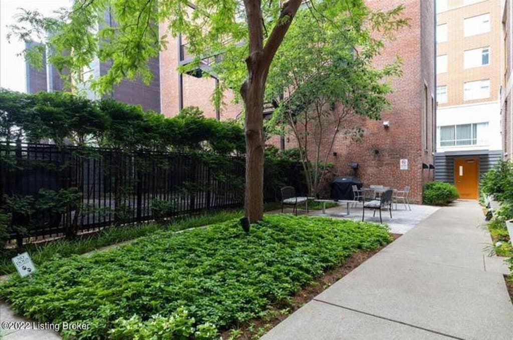 309 E Market St Unit 313