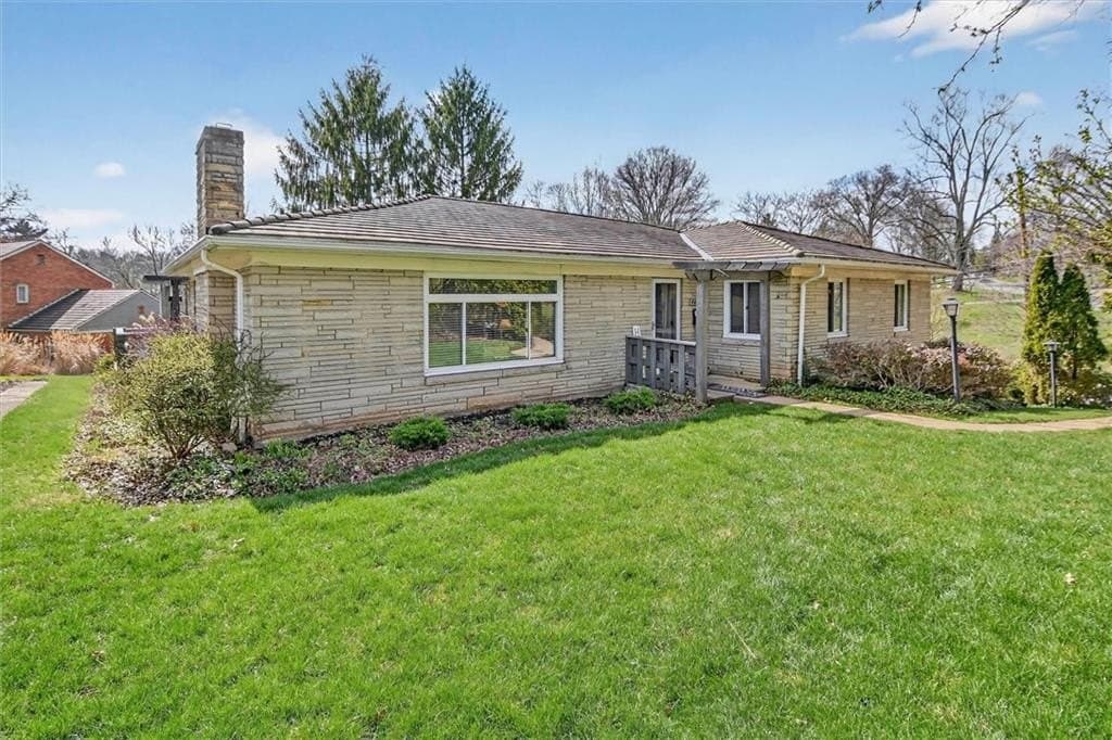 462 Greenhurst Dr