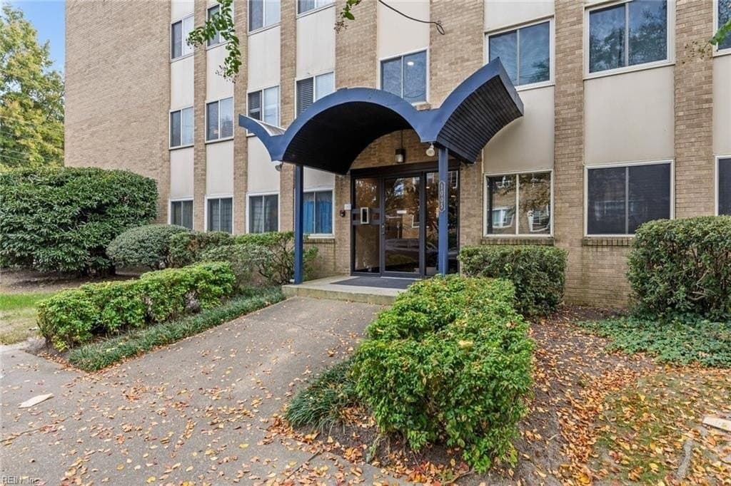 1005 Woodrow Ave Apt 3F