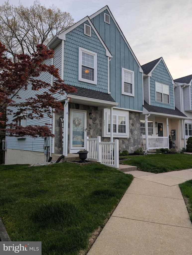 609 Hartland Ct