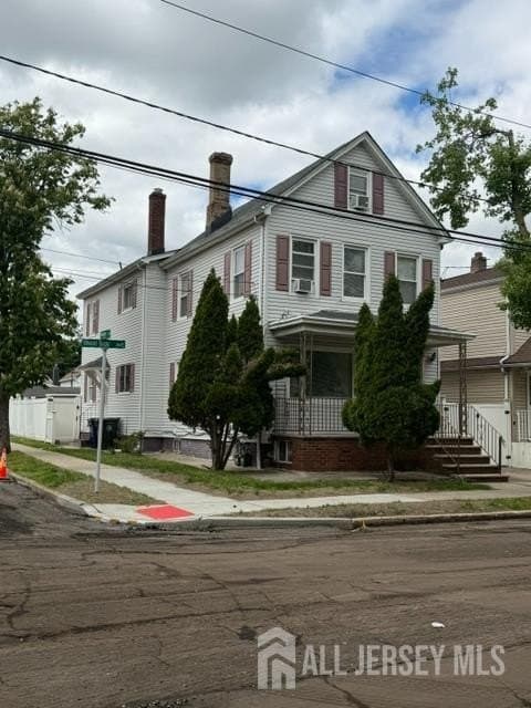 581 West Side Ave
