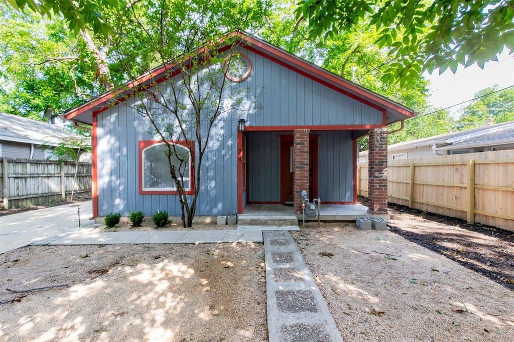74 Julius St