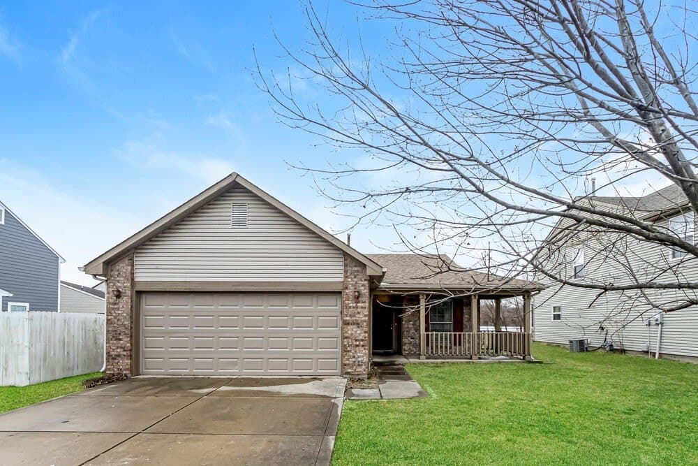 5384 Lakeside Manor Dr