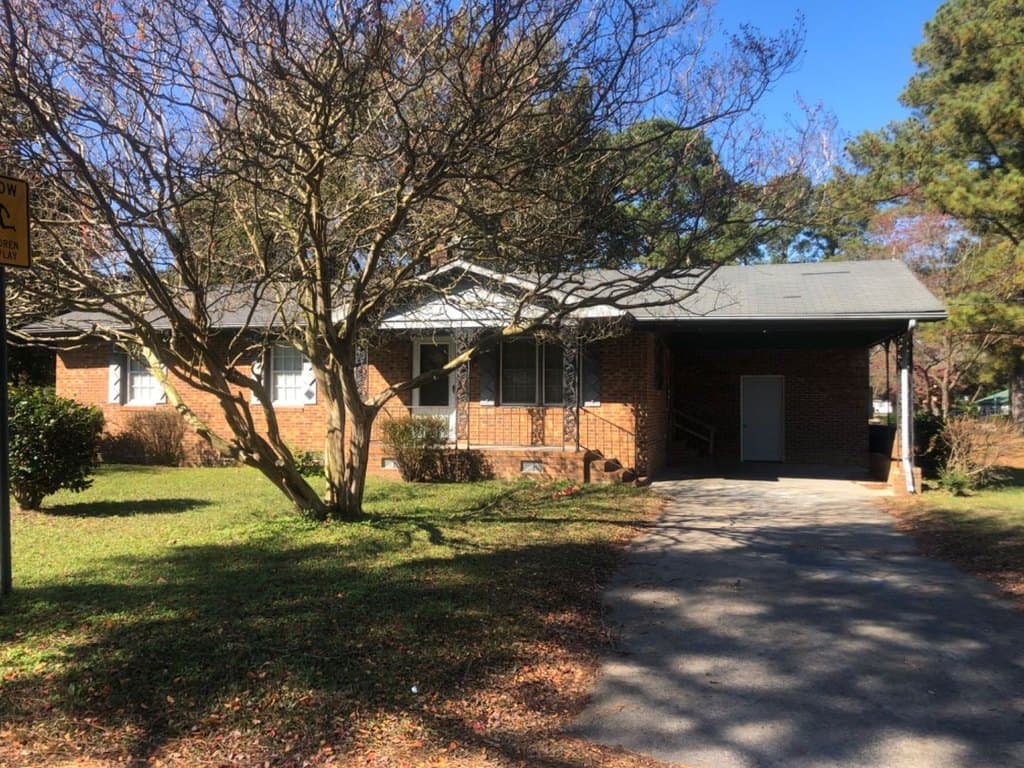 400 W Boney St
