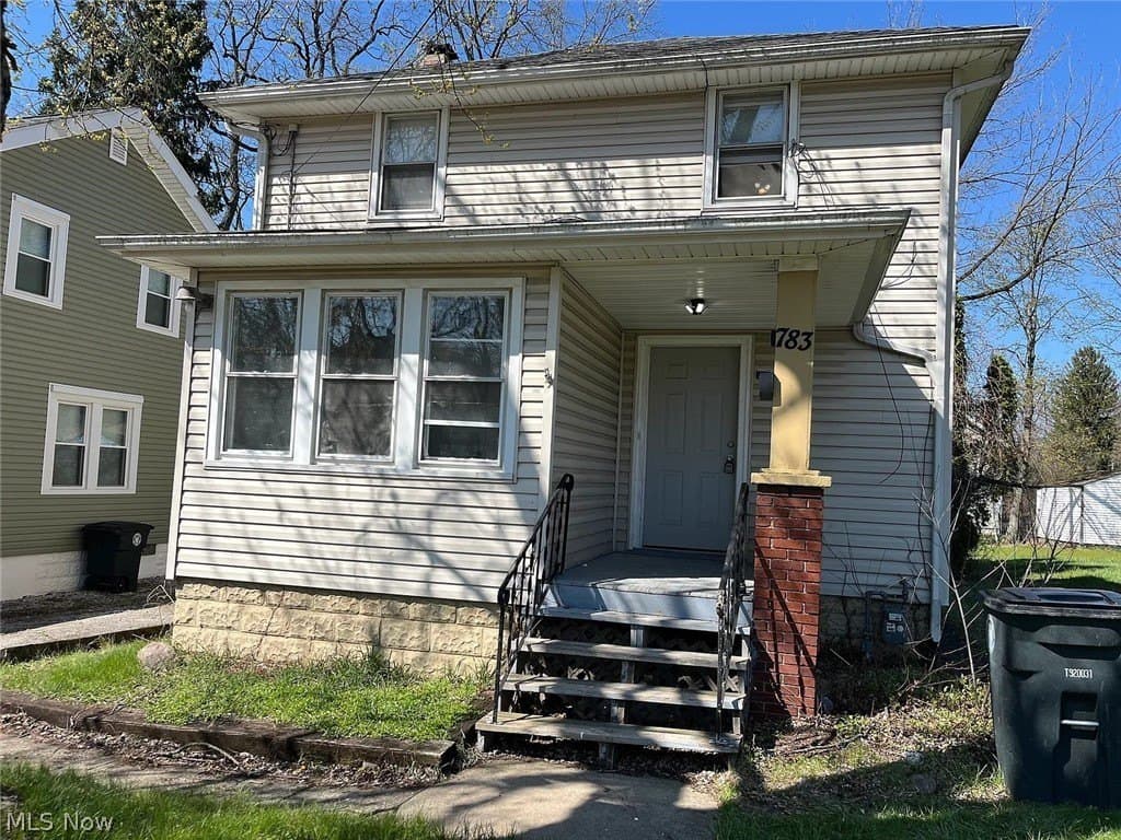 783 Leonard St