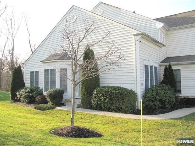 85 Buckthorn Ct