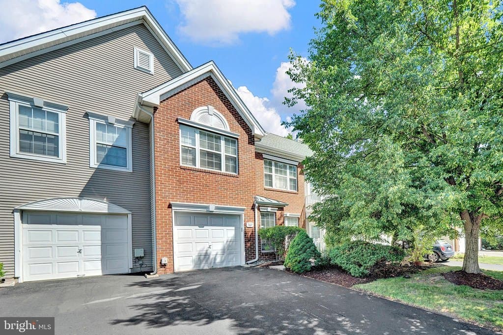 307 Bollen Ct