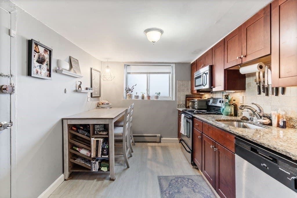 16 Bryon Rd Apt 2