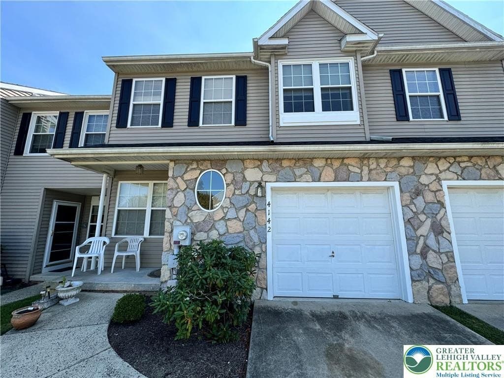 4142 Huckleberry Dr