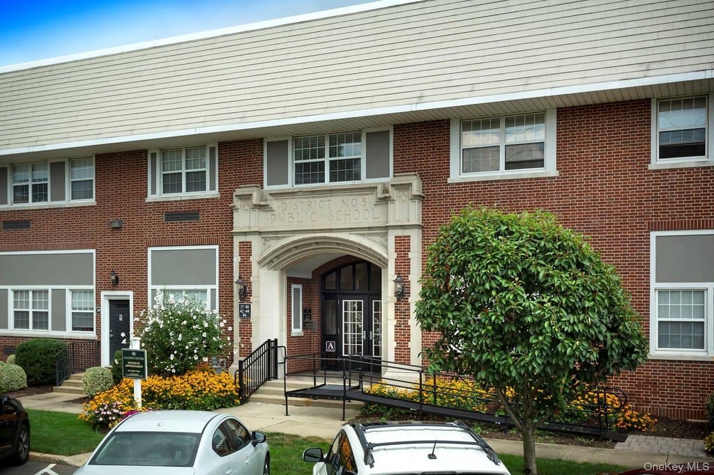 425 Newbridge Rd Apt 12
