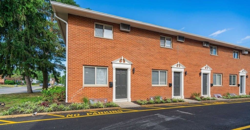 656 Riverview Dr Apt B