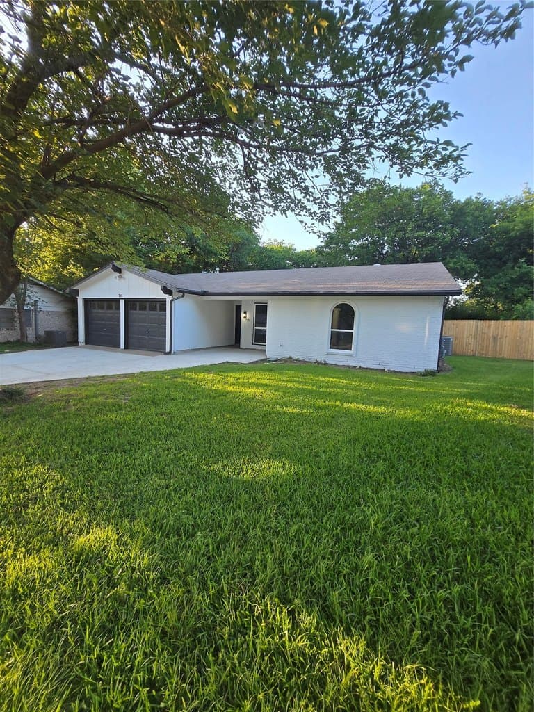 715 N Deerfield Cir