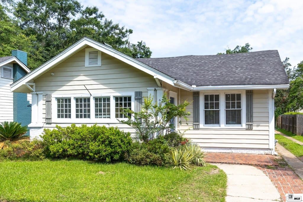 607 Roselawn Ave