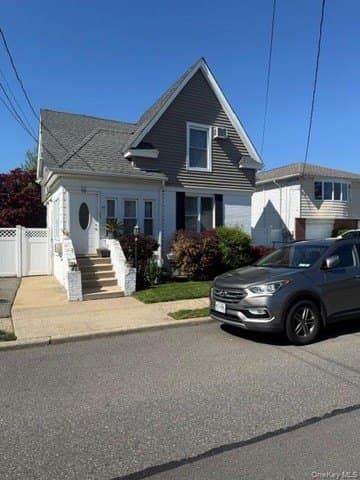 38 Grant Ave