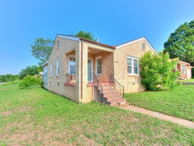 1501 NE Grand Blvd