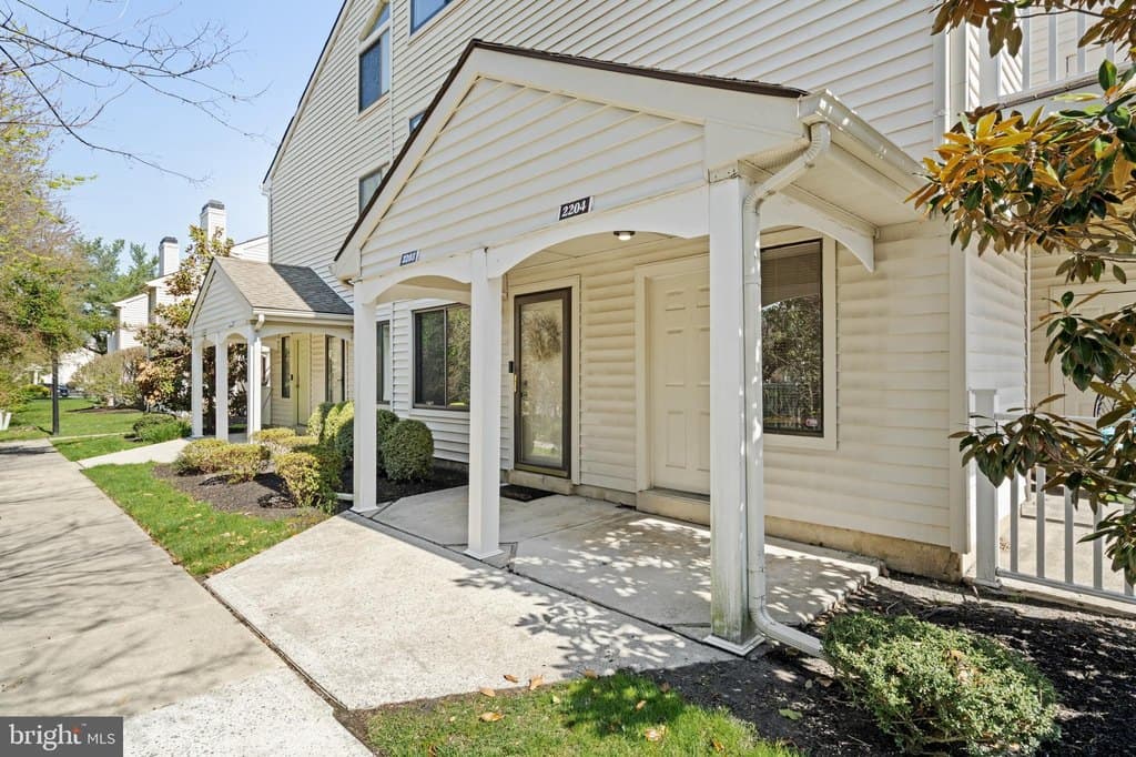 2204 Sandra Rd