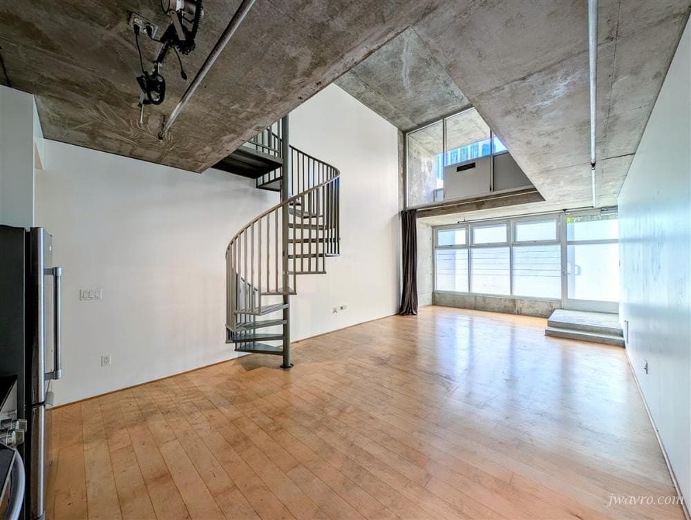 855 Folsom St