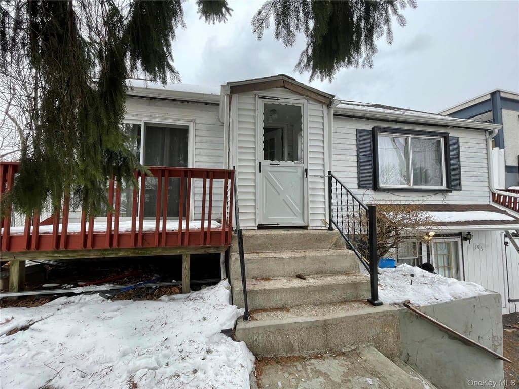 196 Carson Ave