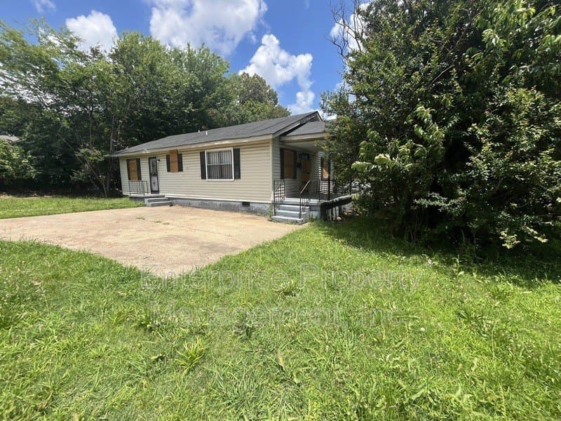 401 N Manassas St