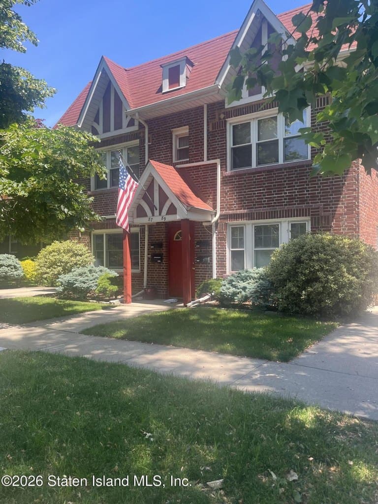 89 Bard Ave