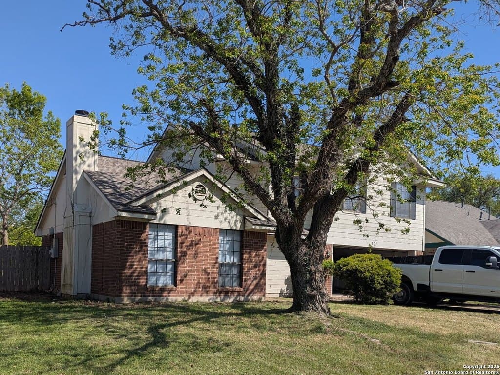 701 Brazos Dr