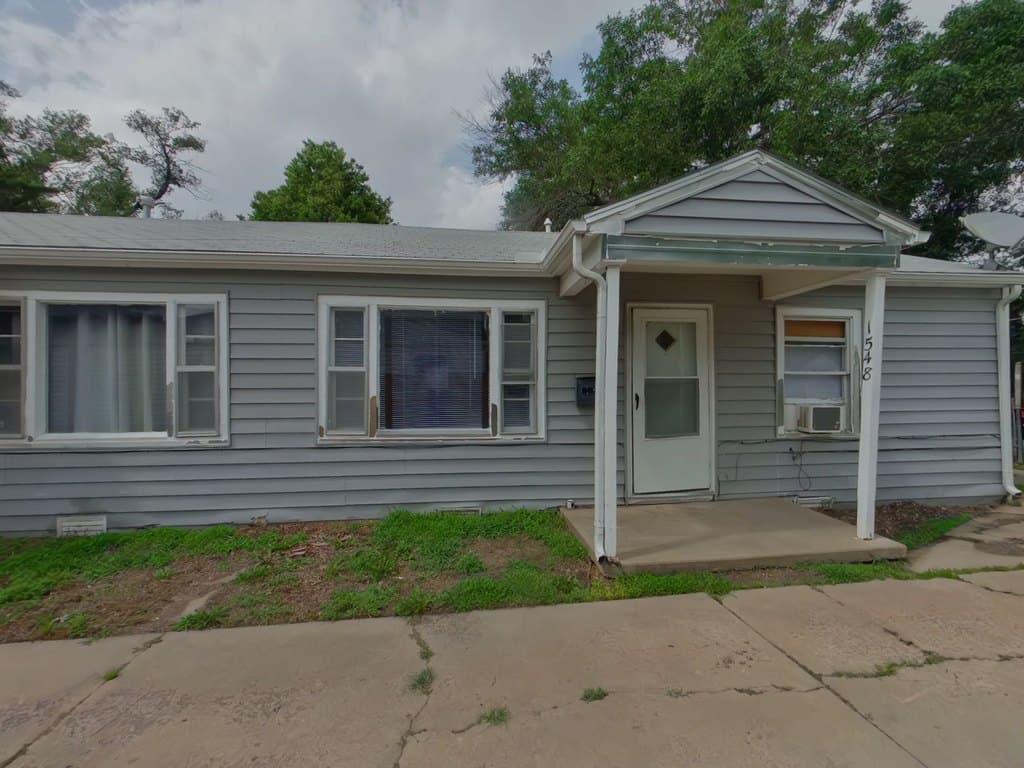 1548 N Pinecrest Ave