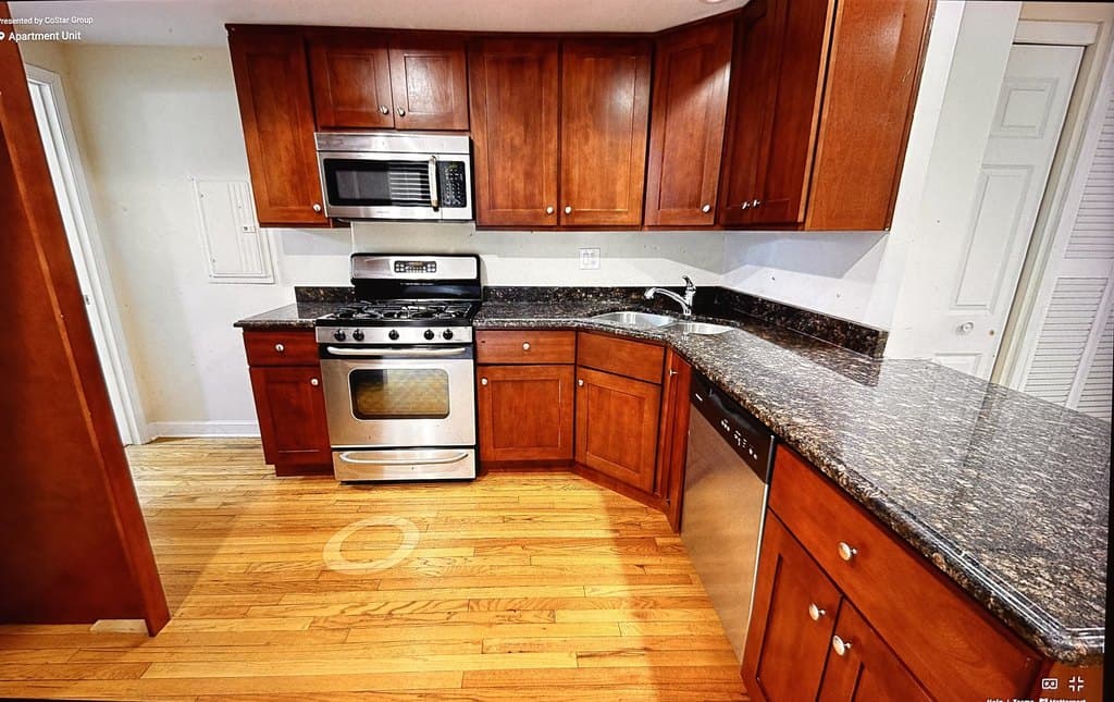 410 School St Apt 1B