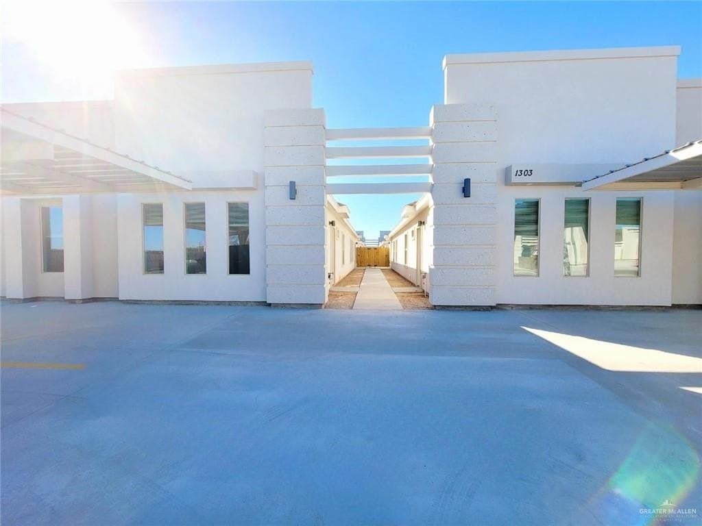 907 E Starr Rd Unit A