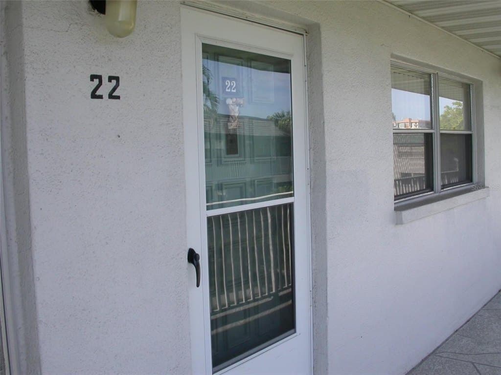 5217 81st St N Apt 22