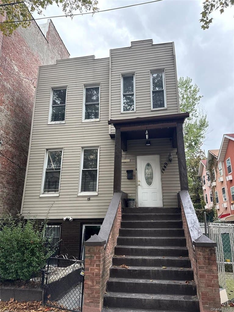1449 Longfellow Ave